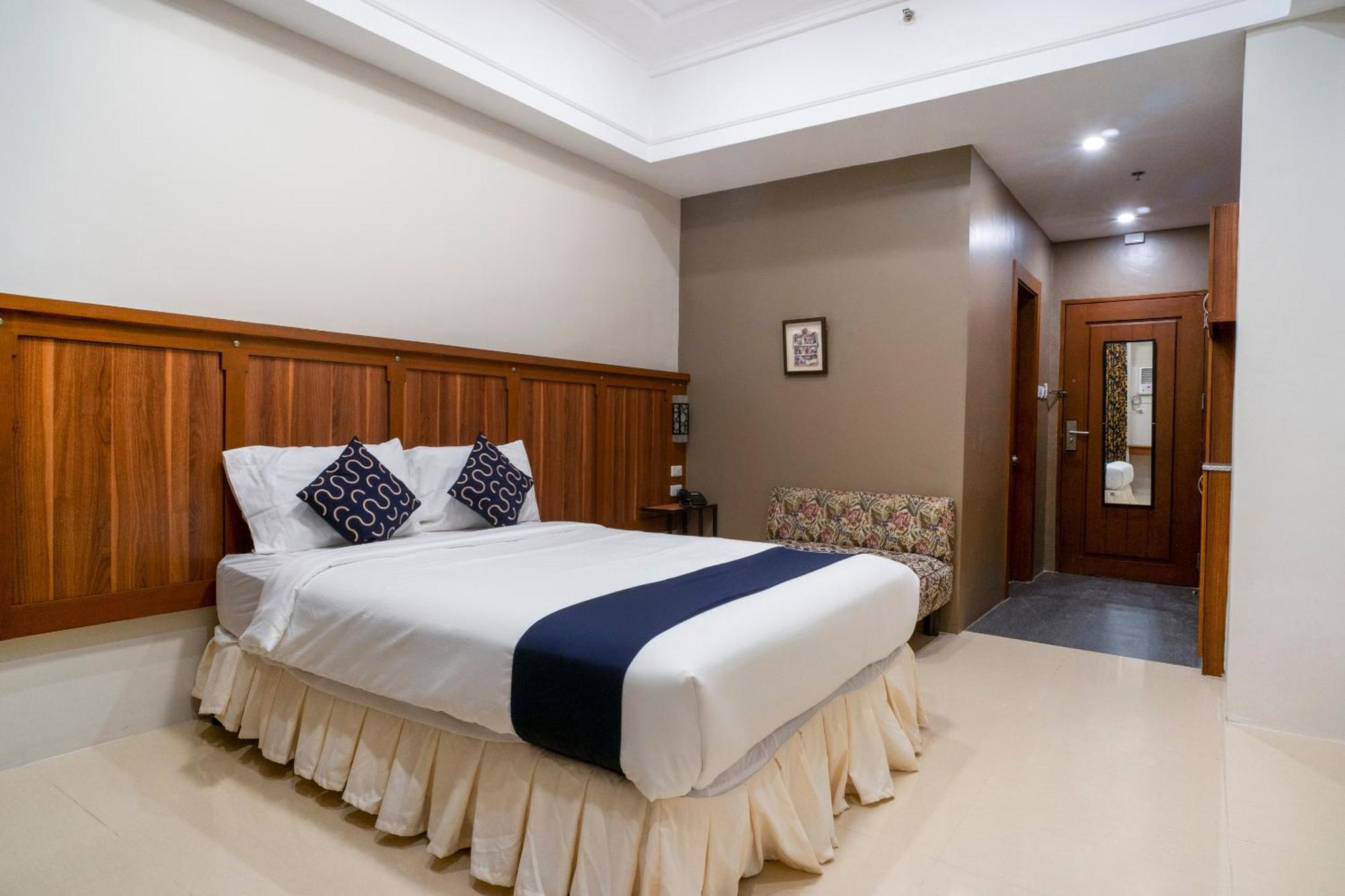 Capital O 460 World Palace Hotel Davao City Kültér fotó