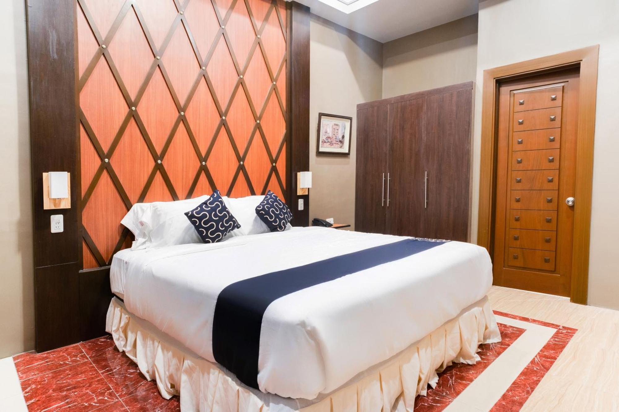 Capital O 460 World Palace Hotel Davao City Kültér fotó