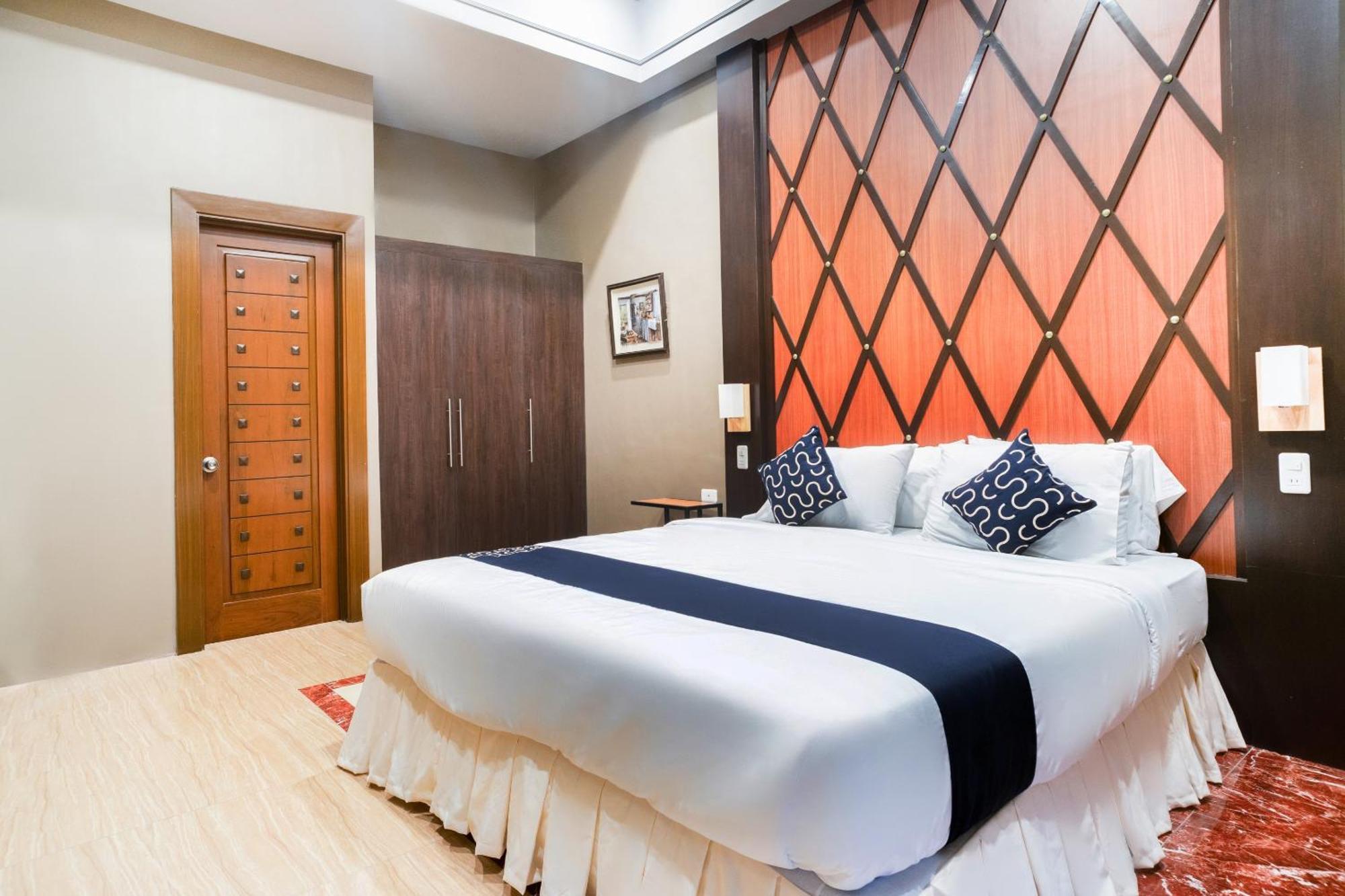 Capital O 460 World Palace Hotel Davao City Kültér fotó