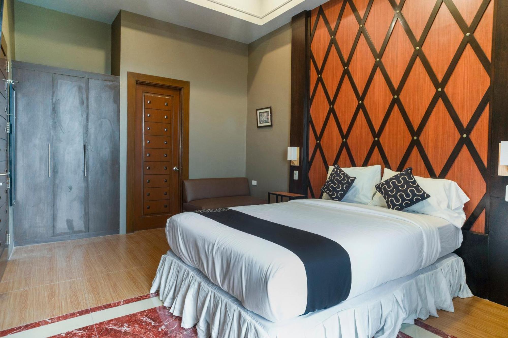 Capital O 460 World Palace Hotel Davao City Kültér fotó